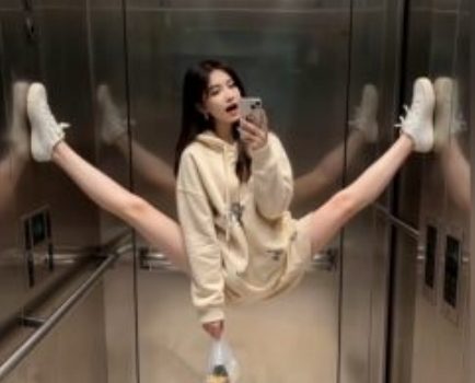 AI生成电梯一字马美女制作教程,条条流量上万,别再在外面被割韭菜了,全流程实操