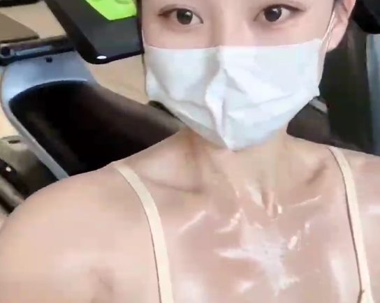 AI口罩美女健身写真教学,不用MJ,不用哩布,不用任何会员,纯屌丝玩法